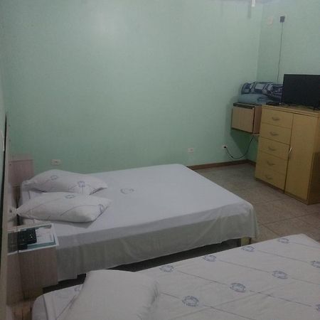Cumbipar King Hotel グアルーリョス エクステリア 写真
