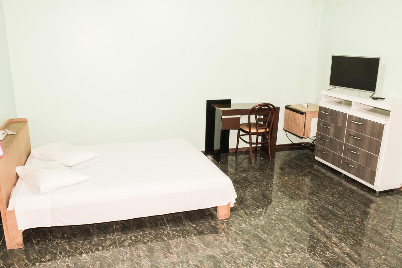 Cumbipar King Hotel グアルーリョス エクステリア 写真